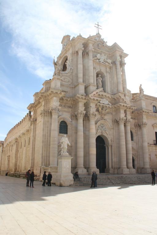 La Casa Di Ilde Al Duomo - Ortigia Holidays Syracuse Extérieur photo
