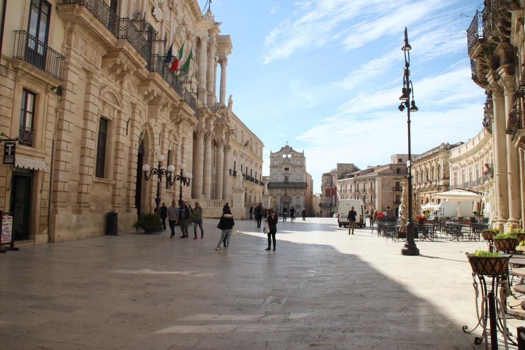 La Casa Di Ilde Al Duomo - Ortigia Holidays Syracuse Extérieur photo